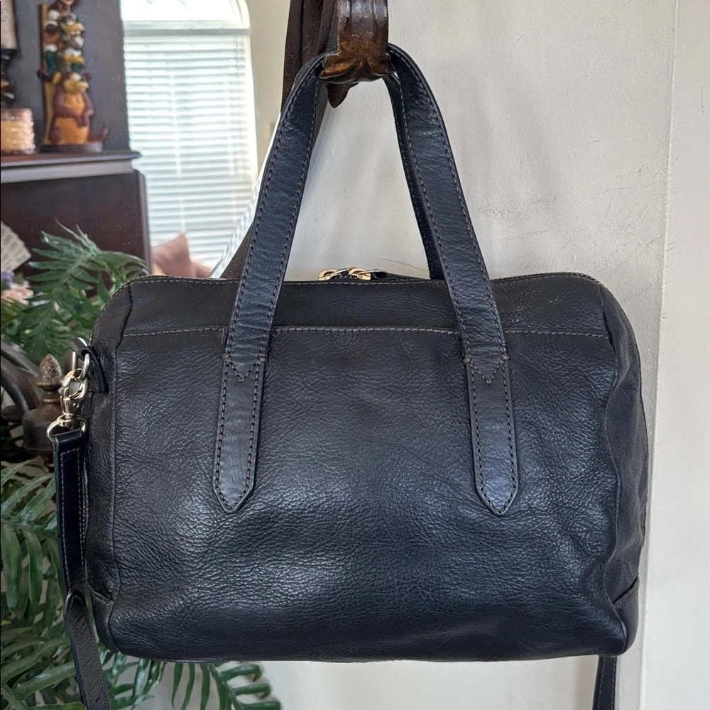 Fossil Genuine Leather Black Sydney Satchel Zippered Handbag Crossbody Purse